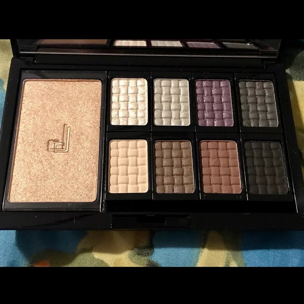 Doucce Frematic Eyeshadow Pro Palette
